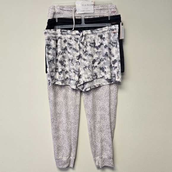 Danskin 3 Piece Jogger Shorts Set XL - Picture 10 of 10